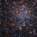 El Hubble descubre cúmulo estelar con brillantes rojos y azules