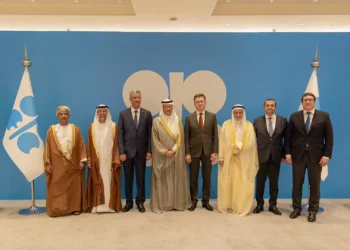 La OPEP+ sube producción de crudo más de lo previsto