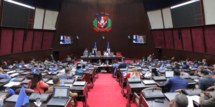 Diputados aprueban en primera lectura reforma al Código de Trabajo