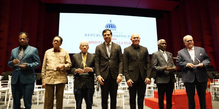 Cinco padres del arte dominicano fueron homenajeados en gran gala