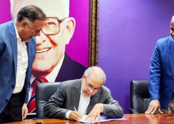 Danilo Medina llama a peledeistas a validar su membresía en el partido