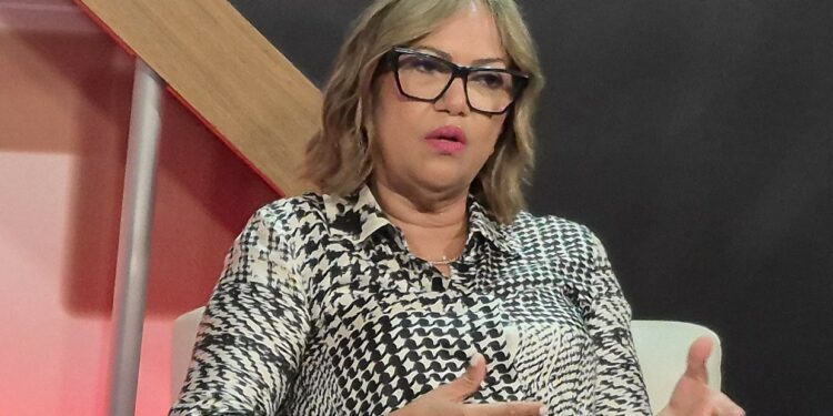 Sociedades médicas cuestionan oposición de industriales etiquetado en alimentos