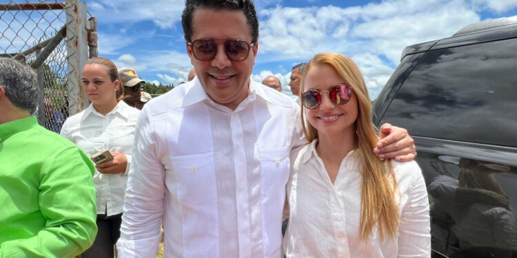 Yamilka Cruz respalda obras viales en Junumucú, Jarabacoa