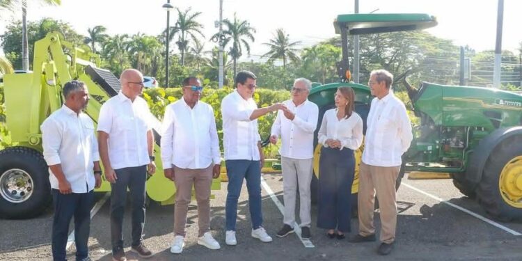 Turismo impulsa limpieza en Playa Dorada