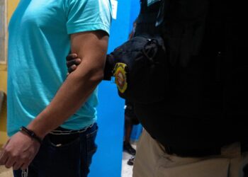 RD extradita a acusado por tráfico de metanfetaminas a EE.UU.