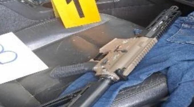 Policía recupera jeepeta y fusil usados en balacera de Los Ríos
