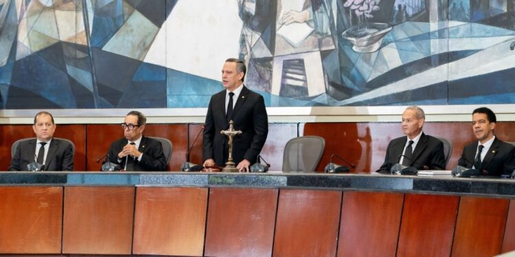 Suprema Corte lanza reglamento para firma notarial online