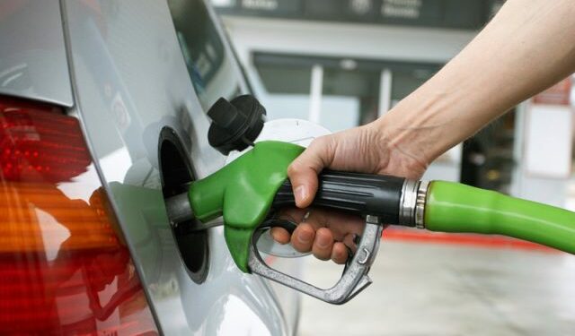 Gobierno congela precios del GLP y gasoil con millonario subsidio