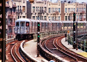 Ley de Tránsito Resiliente busca proteger transporte EEUU ante clima extremo