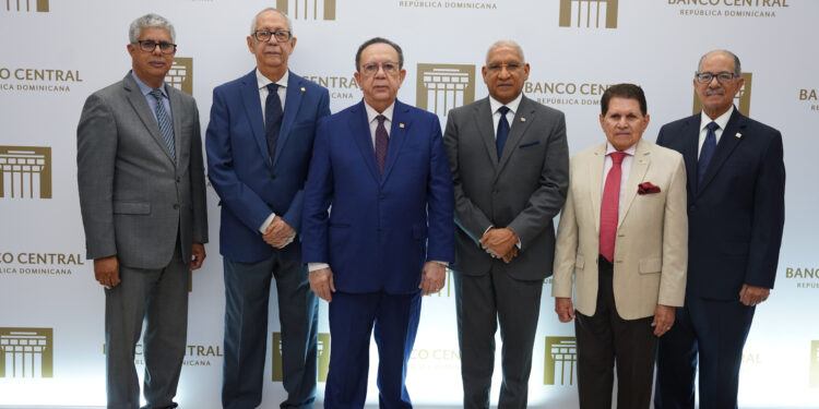 Billetes de América expuestos en el Museo del BCRD