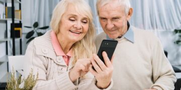 Los ciberdelincuentes apuntan a los adultos mayores con estafas sofisticadas