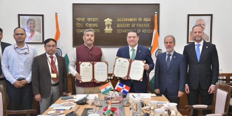 Aduanas de RD e India firman pacto para facilitar comercio bilateral