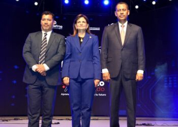 INDOTEL entrega en Santiago 30 mil becas en talento digital