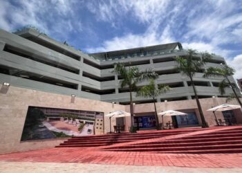 Abren parqueo Plaza Colonial para descongestionar la zona turística