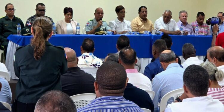 Gobernadora y DIGESETT buscan frenar la alta siniestralidad en La Altagracia