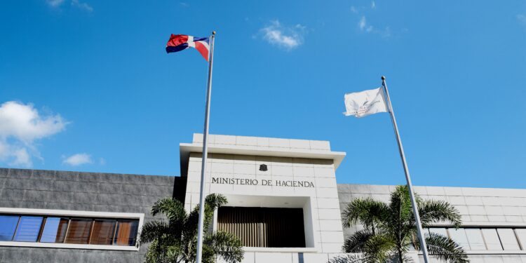 Moody’s sube calificación de RD a Ba2 por solidez económica