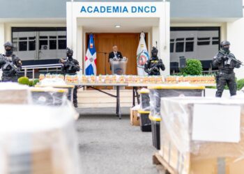 Incautan cocaína líquida en jugos con destino a España