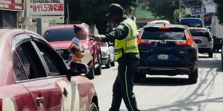 DIGESETT atiende solicitud de Junta de Vecinos Reparto Rosa