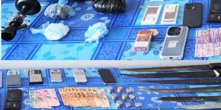 Allanamientos en Barahona dejan drogas, armas y detenidos