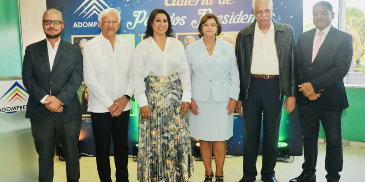 Adompretur honra a sus líderes con Galería de Pasados Presidentes