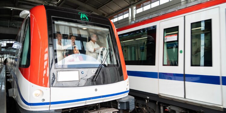 Abinader inaugura ampliación y nuevos trenes en el Metro