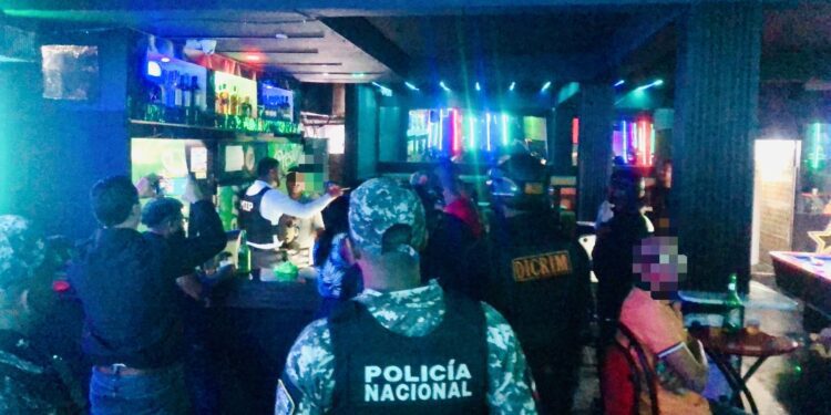 Policia Nacional ataca con operativo la delincuencia en Los Guaricanos