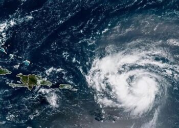 Huracán Erin amenaza con lluvia y vientos fuertes en RD