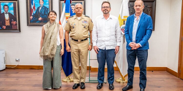 Ministro de Defensa recibe al enviado de la ONU para Haití