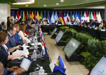 CELAC convoca reunión urgente por despliegue militar de EE.UU. en el Caribe