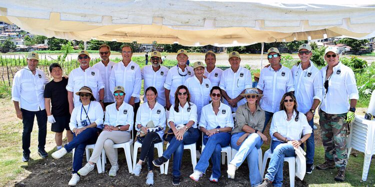 Loyola 79 siembra 5,500 árboles en Domingo Savio