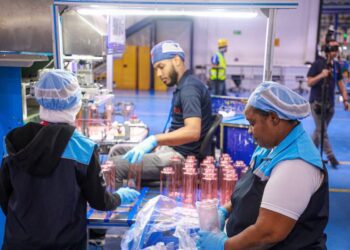 Industria y comercio impulsan 6 de cada 10 empleos formales en RD