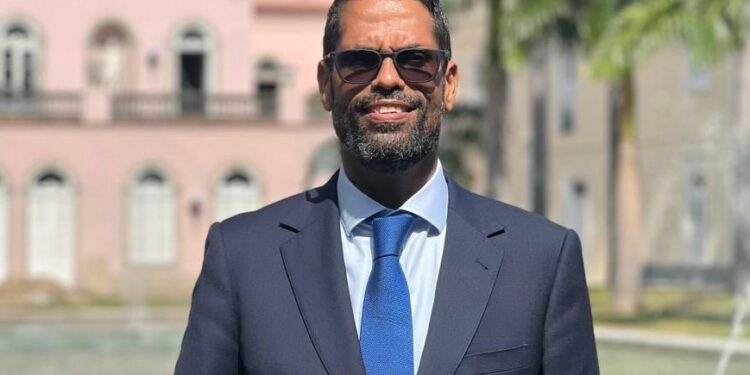 Dominicano hace historia en la OEA