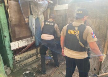 Golpe al microtráfico: allanamientos simultáneos en Santiago y Sosúa