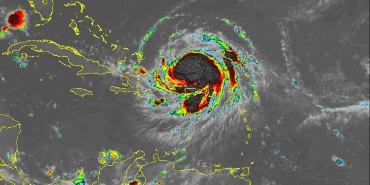 Así tratarán a RD este domingo los vientos peligrosos del Huracán Erin