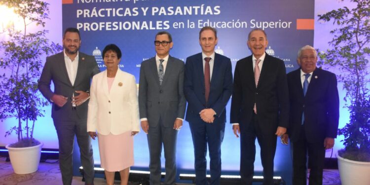 MESCyT lanza normativa nacional para regular prácticas y pasantías universitarias
