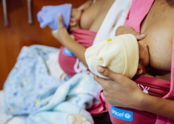 Madres que amamantan, solas pero no vencidas