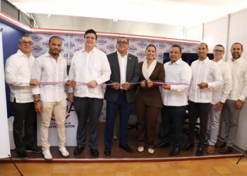 Autores del Cibao registran sus obras gratis en ExpoVega 2025
