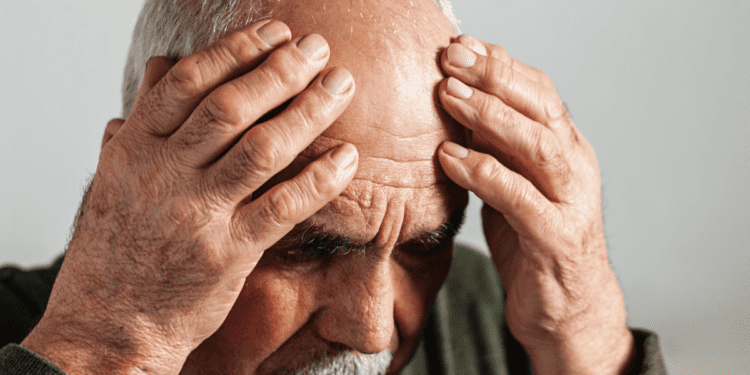 El 94 % de los pacientes con demencia es cuidado en casa