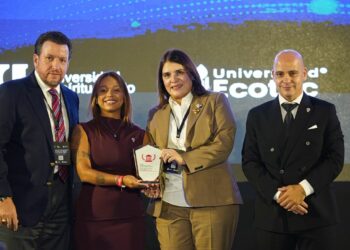 UNICARIBE de RD recibe al Premio “Ranking Educativo Innovatec 2025