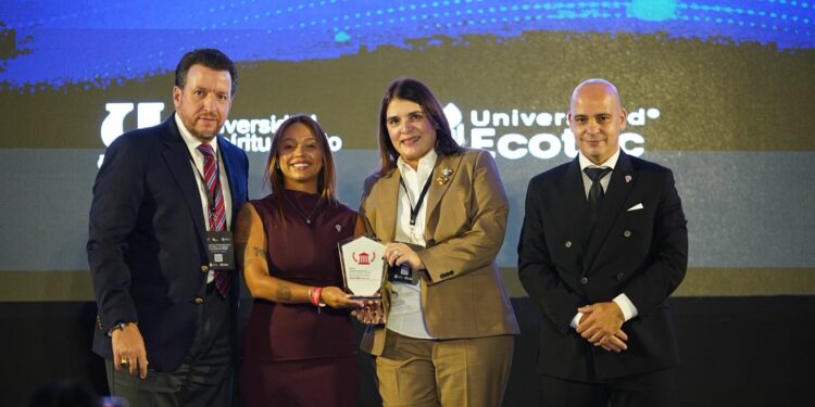 UNICARIBE de RD recibe al Premio “Ranking Educativo Innovatec 2025