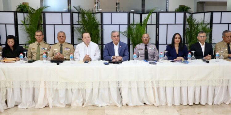Abinader encabeza reunión por la seguridad ciudadana