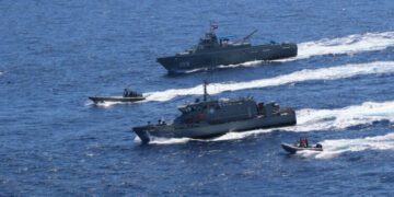 EE.UU denuncia aviones de Venezuela sobrevuelan sus buques