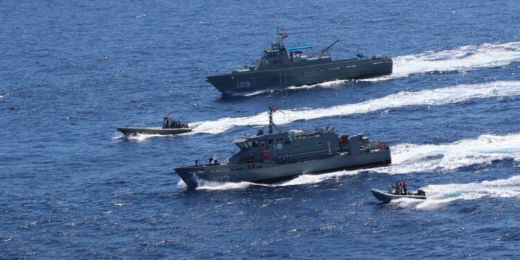 EE.UU denuncia aviones de Venezuela sobrevuelan sus buques