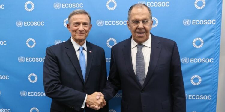 Cancilleres de RD y Rusia hablan de Haití y de vuelos directos