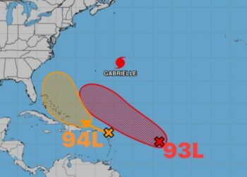 El NHC pide a Puerto Rico y RD vigilar dos disturbios tropicales