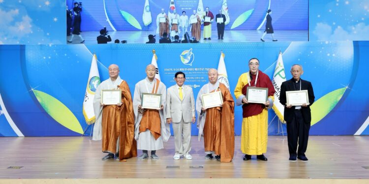 Concluye la onceaba Cumbre de la Paz Mundial en Corea del Sur