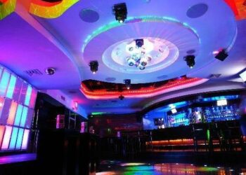 Amenaza de paro: dueños de bares y discotecas podrían dejar de comprar