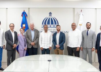 Delegación de EEUU inspecciona exploración de tierras raras en Pedernales