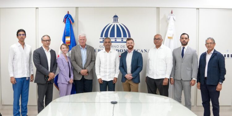 Delegación de EEUU inspecciona exploración de tierras raras en Pedernales