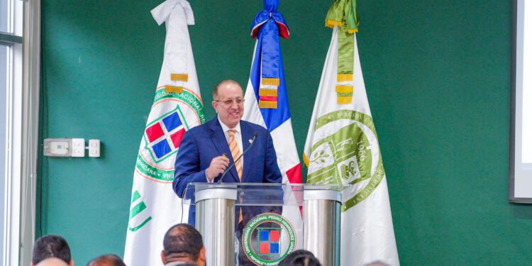 Ministro de Hacienda: El timón económico de RD navega en aguas tranquilas